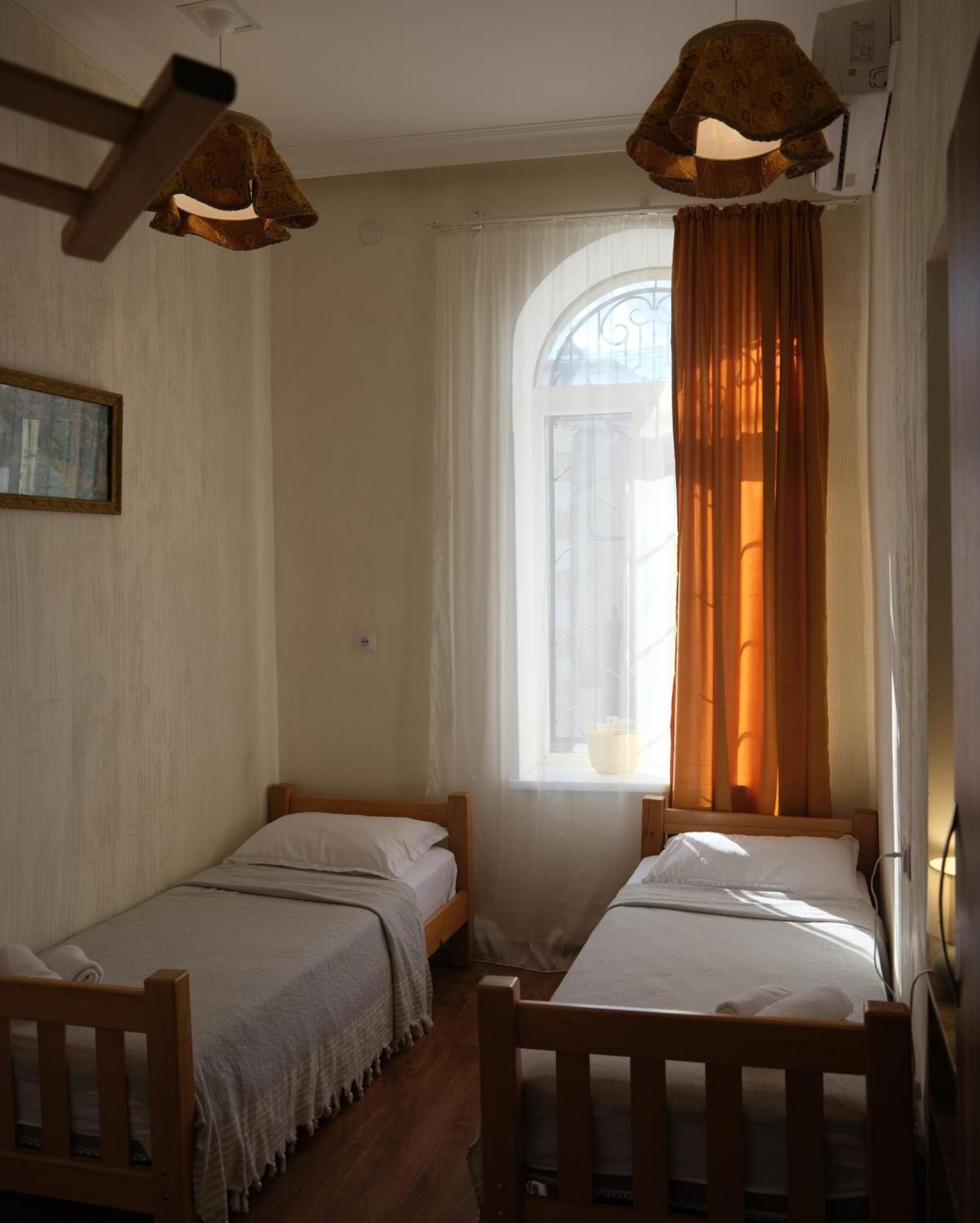 Hotel 1870 Kutaisi Ngoại thất bức ảnh