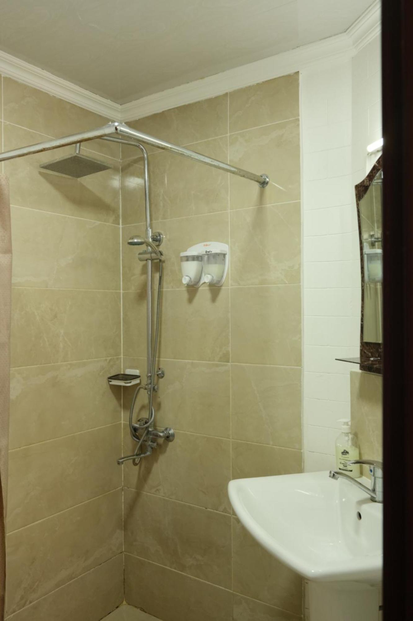 Hotel 1870 Kutaisi Ngoại thất bức ảnh